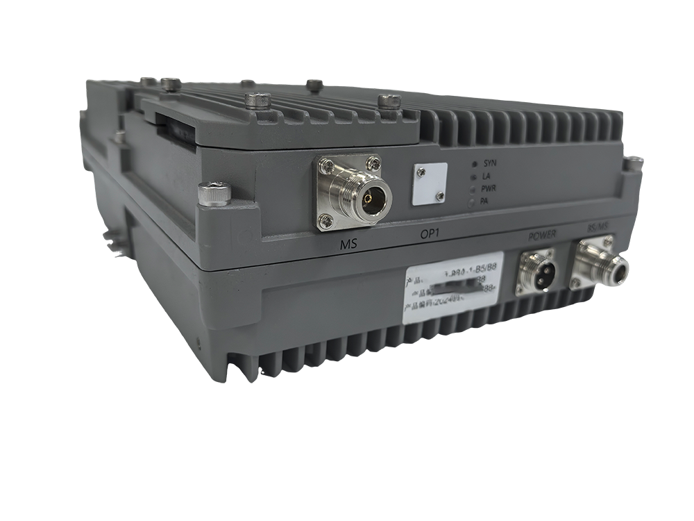  积石山三频手机信号接收器2000㎡